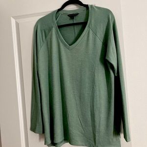 Women’s long sleeve V-necks